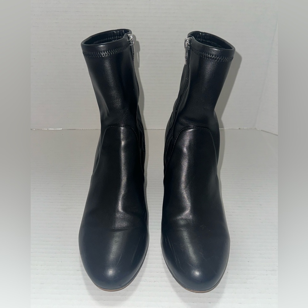 Marc Fisher leather bootis Size 9.5